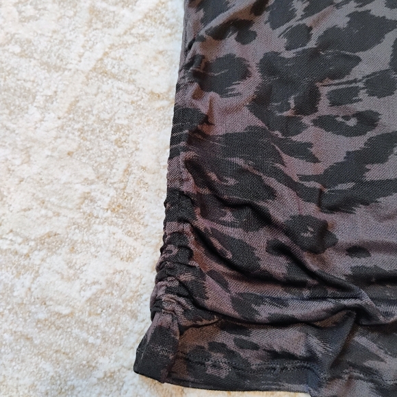 NWT L DKNY Purple And Black Animal Print Micromesh Short Sleeve Ruched Top NEW - Picture 7 of 11